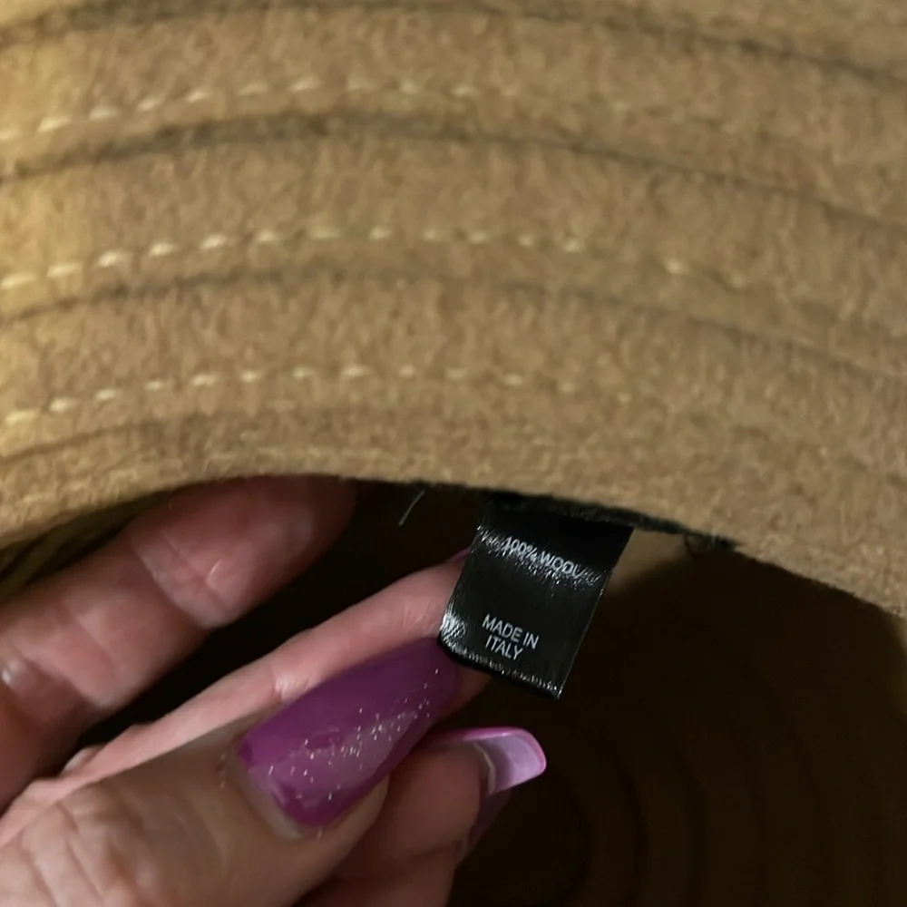 Wide Rim 🎩 - Picture 6 of 8